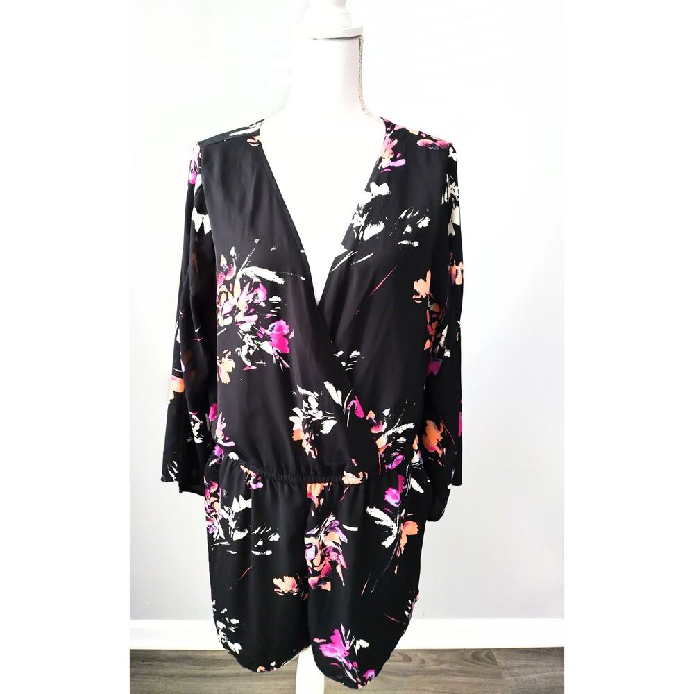 Arizona Jean Co Women Floral Pattern V-Neck Bell Sleeves Side Pockets Romper